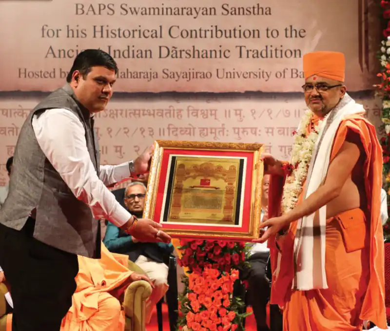 Receiving Blessings from, Mahamahopadhyaya Bhadreshdas Swami, at Maharaja Sayajirao University, Atladara (Vadodara), India, November 16, 2017